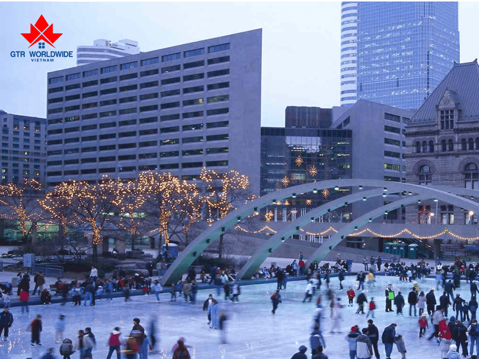 Du lịch Canada Toronto - Những địa điểm không nên bỏ lỡ 2 hoat-dong-truot-tuyet-vao-mua-dong-nhon-nhip-tai-toronto.png