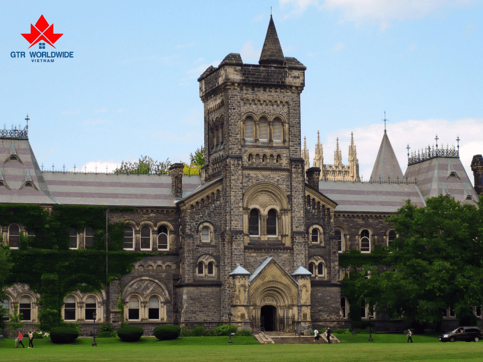 Những điều cần biết về du học Canada ngành điều dưỡng 5 university-of-toronto