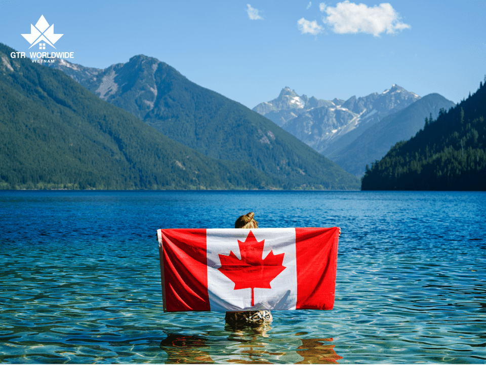 ứng viên nghiên cứu phí sinh hoạt kỹ khi định cư Canada diện skilled worker