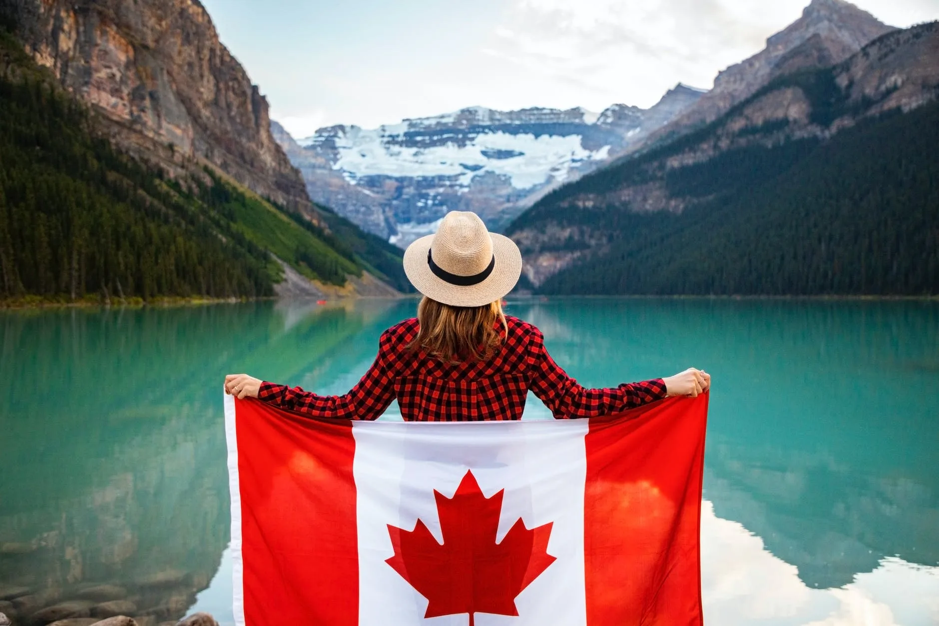 thí sinh đủ điều kiện nộp hồ sơ du học canada diện sds