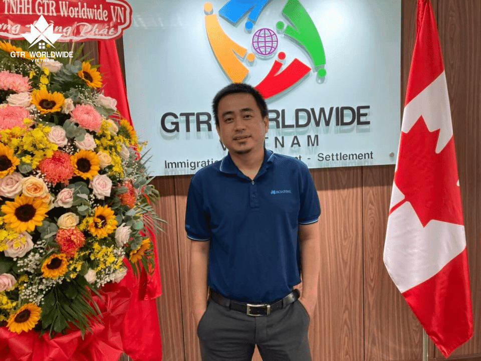 nhân viên GTR Worldwide VN tư vấn định cư Canada diện OINP
