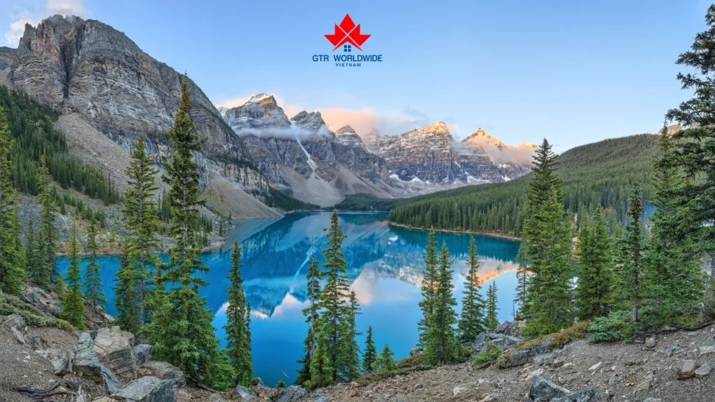 Du học Canada còn đem đến cho bạn cơ hội được trải nghiệm, hoà mình và ngắm nhìn những cảnh quan hùng vĩ nhất thế giới.