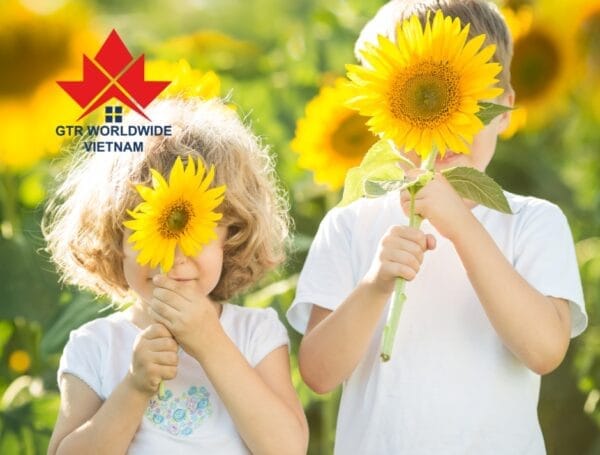 Canada có các chính sách hỗ trợ gia đình nhập cư để chăm sóc trẻ dưới 18 tuổi