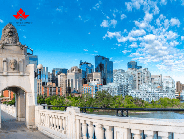 Định Cư Alberta Thúc Đẩy Sự Tăng Trưởng Dân Số Phá Kỷ Lục