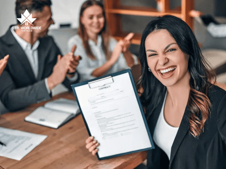 Cập nhật thông tin về chính sách định cư Canada là rất quan trọng để tăng khả năng đậu hồ sơ