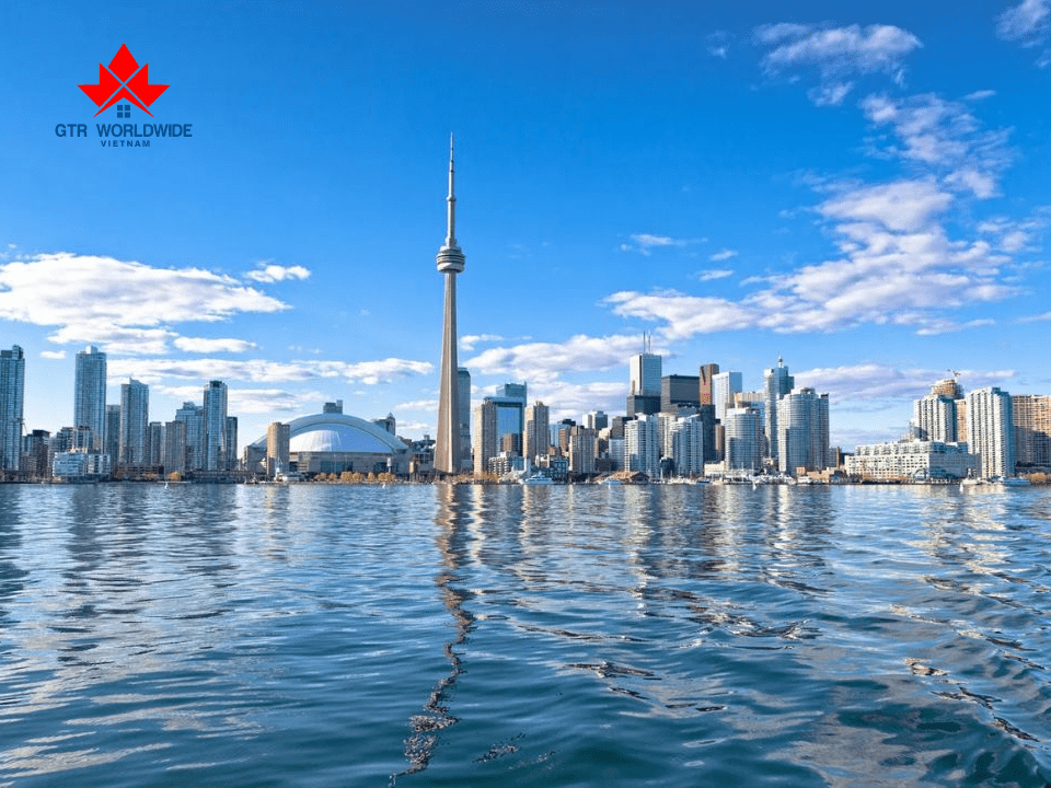 Ontario có mật độ dân số lớn nhất và cũng là điểm đến thu thu đầu tư định cư Canada rất lớn