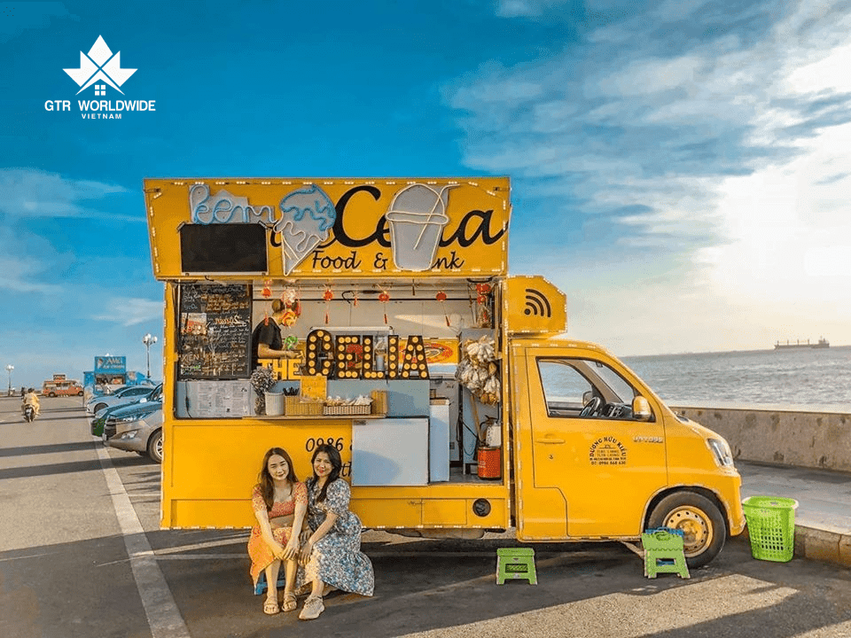 Mở xe tải thực phẩm cung cấp các món ăn quốc tế cho khách hàng mang đến trải nghiệm ẩm thực đa dạng