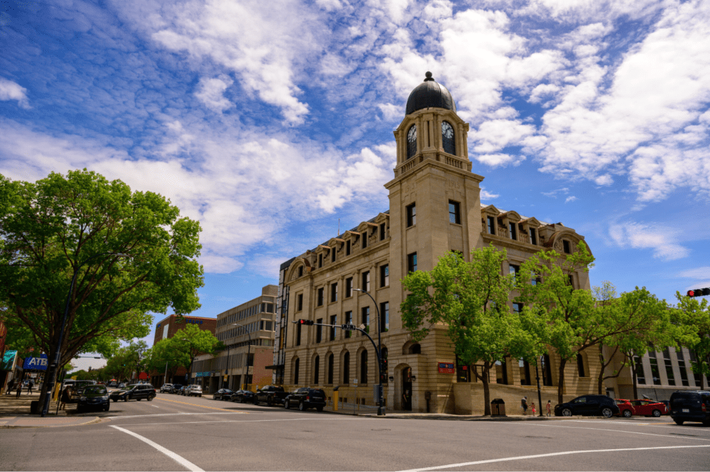 Lethbridge nằm ở phía Nam của thành phố Alberta
