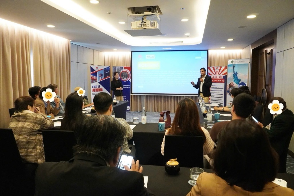 Chuỗi hội thảo định cư Mỹ - Canada tại 3 miền khép lại năm 2025 rực rỡ 10 gtrworldwide.com.vn