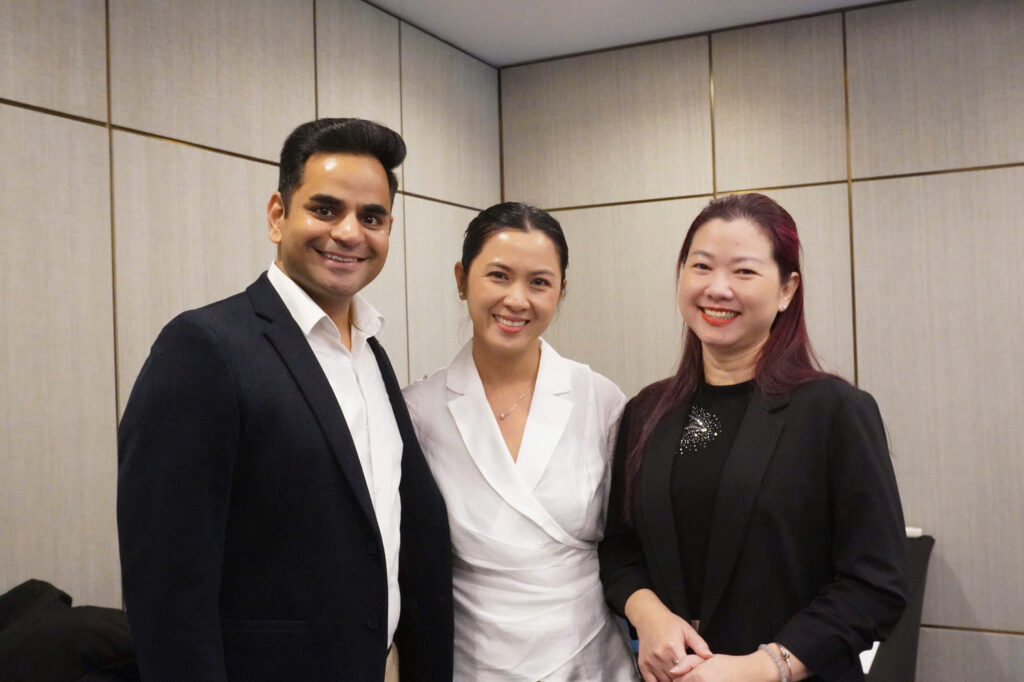 Chuỗi hội thảo định cư Mỹ - Canada tại 3 miền khép lại năm 2025 rực rỡ 13 Chuỗi hội thảo định cư Mỹ - Canada tại 3 miền khép lại năm 2025 rực rỡ